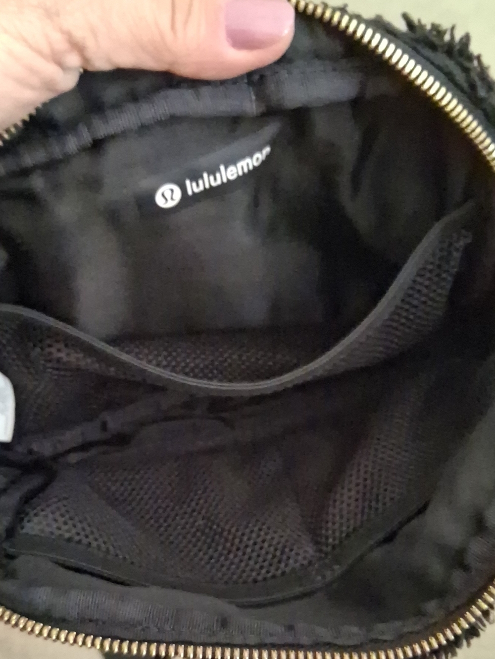 Lululemon Sherpa Bum Bag. In Black. Cute In Person. Vivid Black - Picture 7 of 8